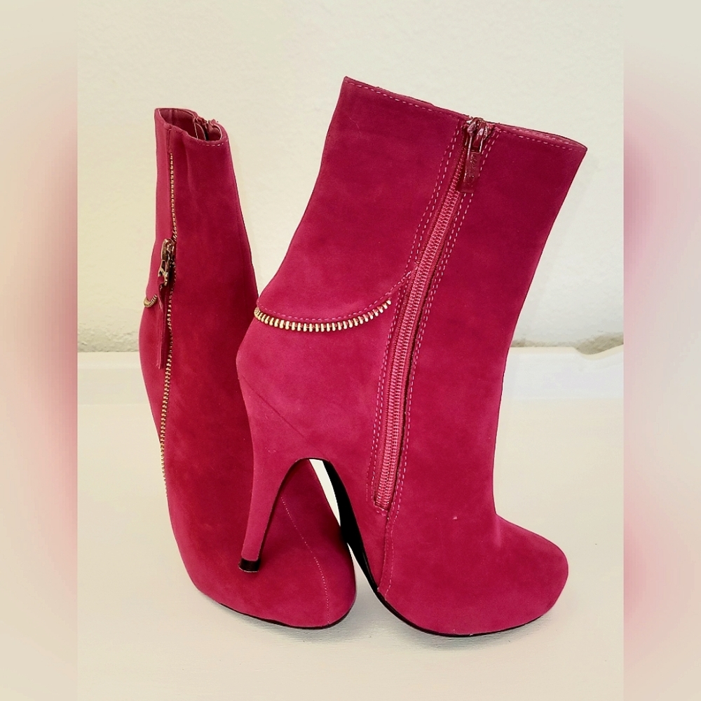 DBDK Hot Pink Boots Sz 8